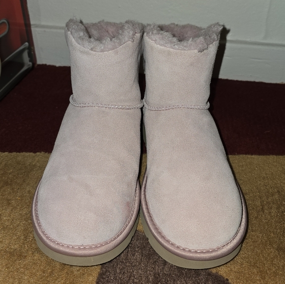 UGG Shoes - UGG Soft Pink Shearling Boots